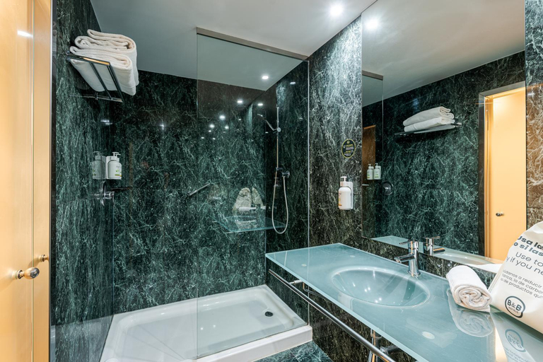 Bathroom 4, B&B HOTEL Castellón, Castellón