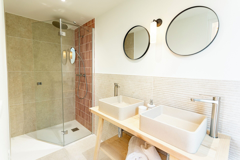 Bathroom 5, Les Coteaux Lodges & Expériences, Lot-et-Garonne