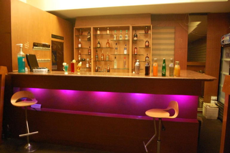 Bathroom 4, Hotel Parsons Court, Dindigul