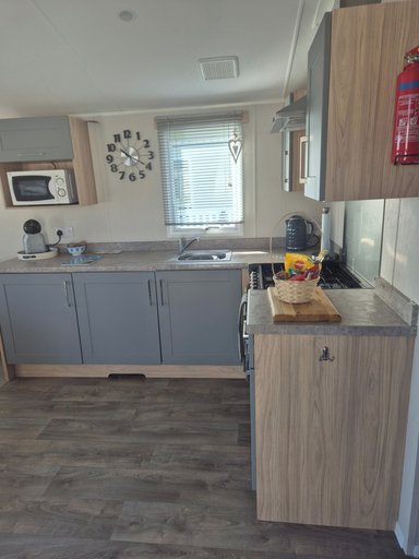 Private kitchen 4, 2 x Cabin Retreat in Coldingham, Scottish Borders