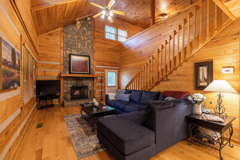 Interior 2, 4J Getaway, Watauga