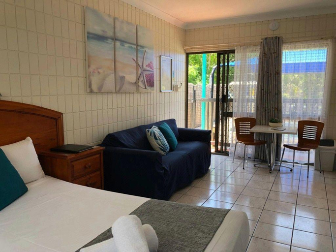 Bedroom 3, Tropical Palms Resort & 4WD Hire, Magnetic Island