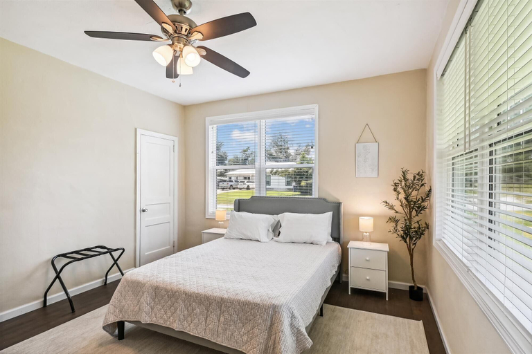 Interior 2, 300 Mercedes Ave - Blue Cove Retreat, Bay