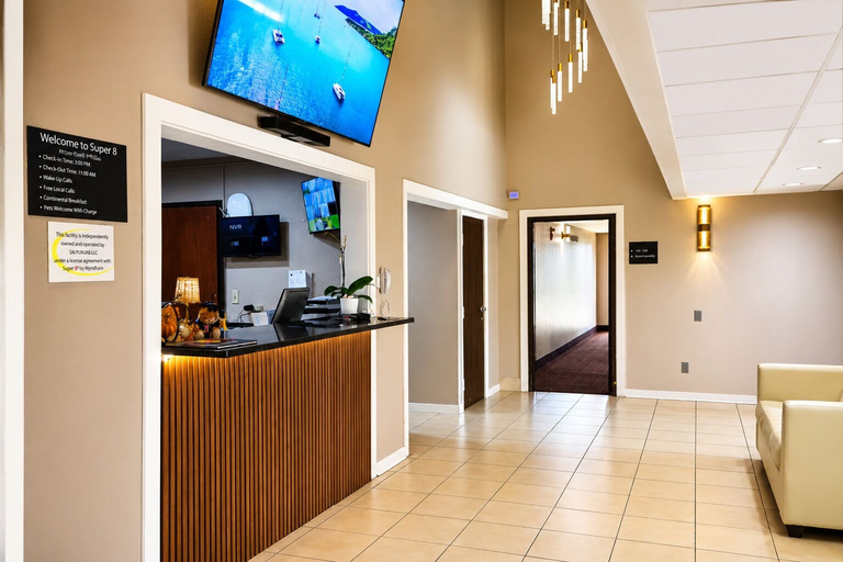 Others 5, Super 8 by Wyndham Champaign, Champaign
