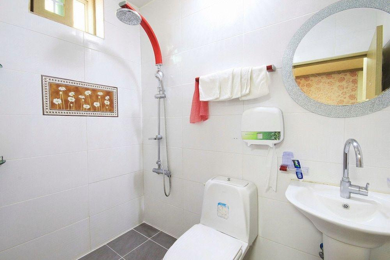 Bathroom 5, Yeosu Living, Yeosu