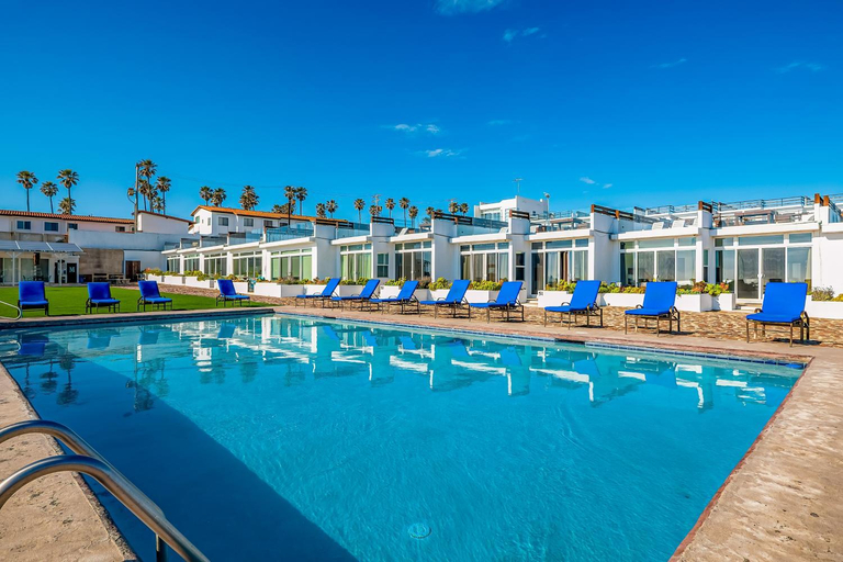 Sport & Beauty 3, Dog-Friendly Suite with Kitchenette, Heated Outdoor Pool, Hot Tub, Terrace, AC, Tijuana