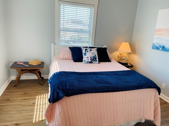 Room 3, 3/4 Time - 4 Br Home, Brunswick
