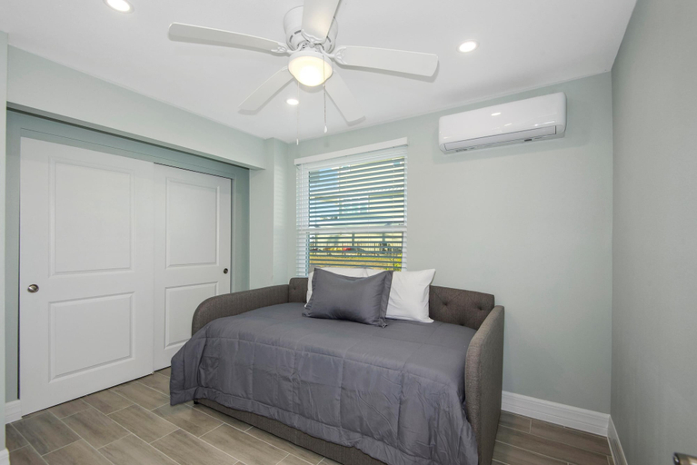 Bedroom 3, Bayview Sunset Getaway B, Lee