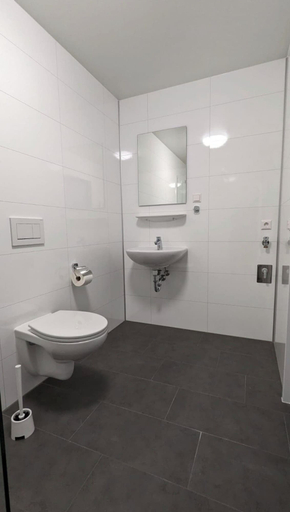 Bathroom 5, Gauaz Boardinghouse, Fürstenfeldbruck