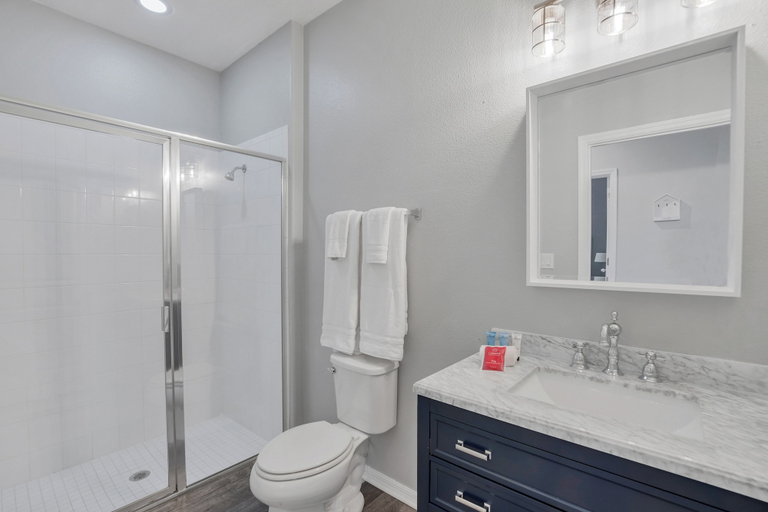 Bathroom 3, Splashpoolbbqfree Waterpark! 10mi to Disney!, Polk