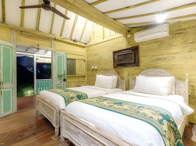 bedroom 13