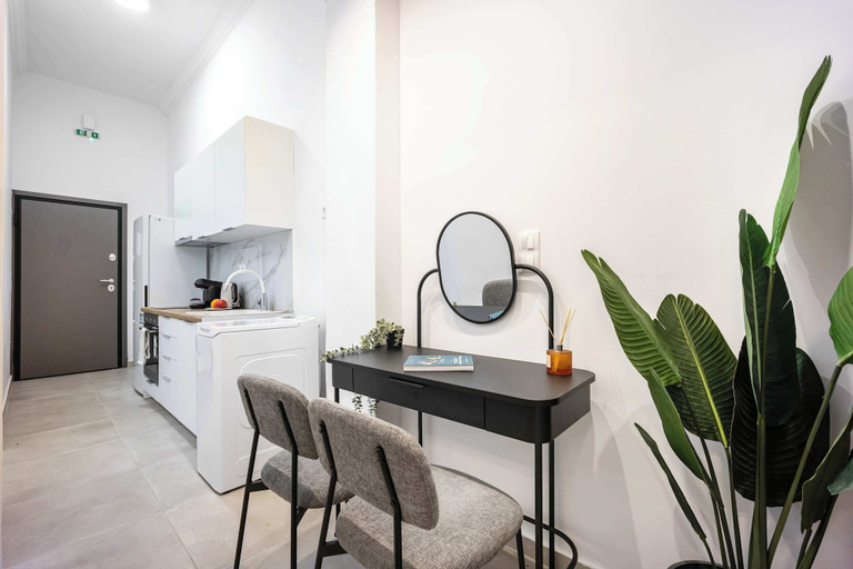 Interior 2, Modern Studio l King Bed & Work Corner, Attica