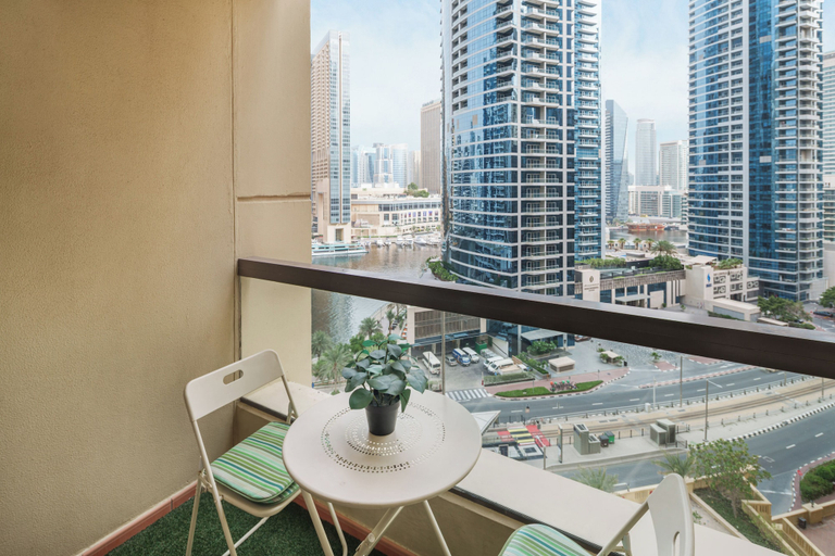 Property grounds 5, Spacious 2 Bedroom Apt in Sadaf JBR, Dubai