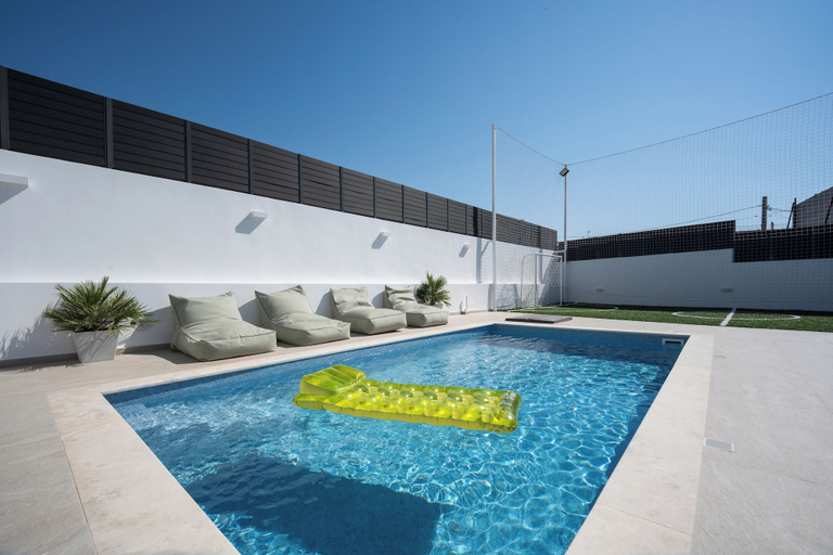 Pool 2, Kaerati Athens, Attica