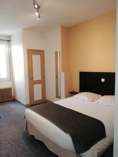 Bedroom 3, LE BON DUC, Gironde