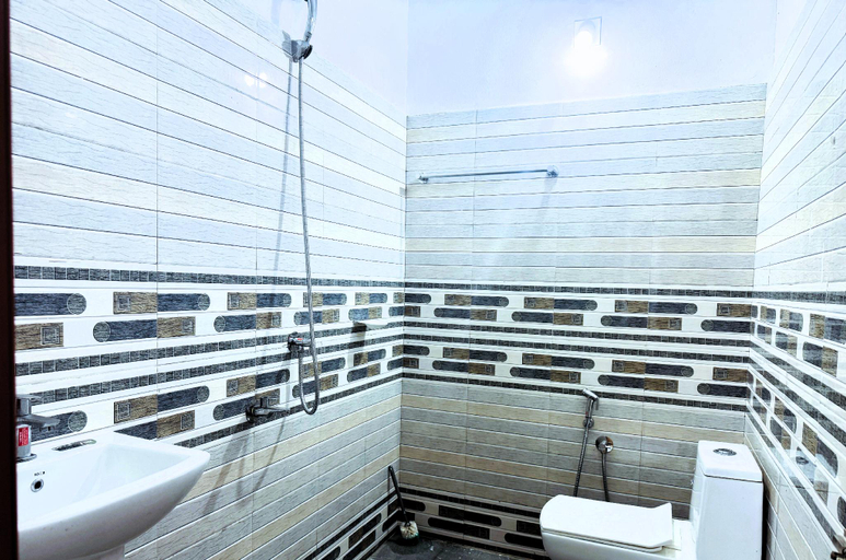 Bathroom 2, VCS Apartments Parassinikadavu, Kannur