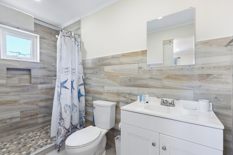 Bathroom 4, Summerside 5