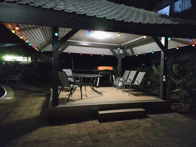 Food & Drinks 5, Reef Gateway Apartments, Cairns