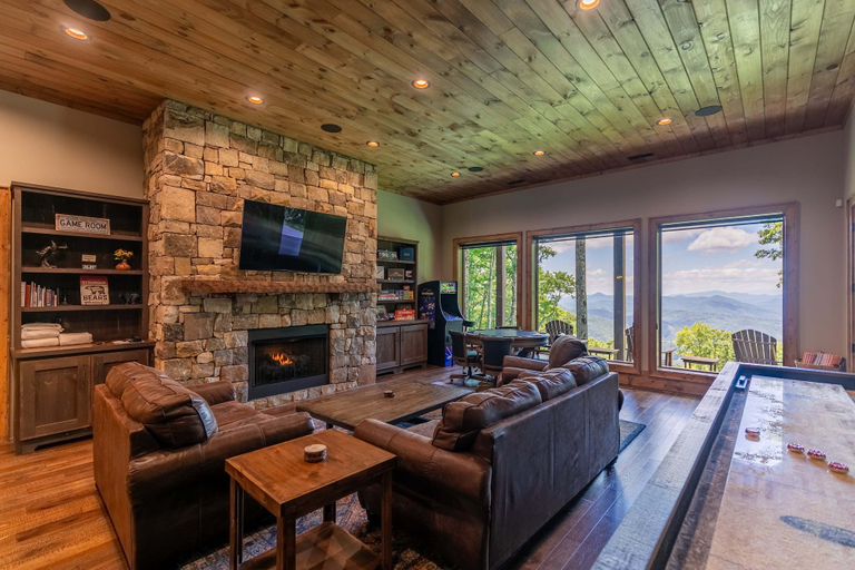 Interior 4, The Phoenix at Eagles Nest, Avery