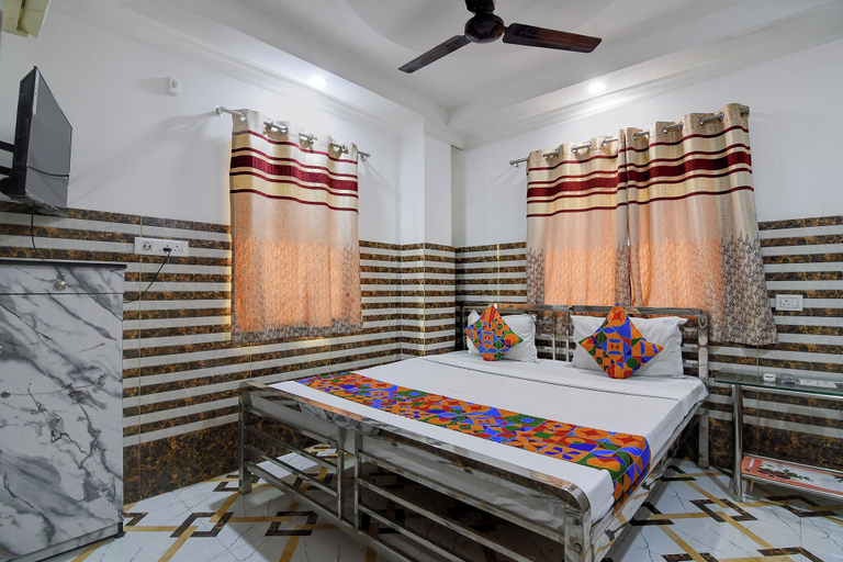 Room 5, Via Ayush Villa, Hiland Park, South 24 Parganas