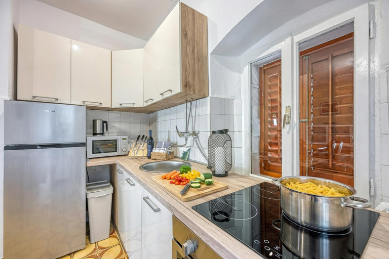 Private kitchen, Old Bay Leave Town Apartment - Happy Rentals, Mali Lošinj