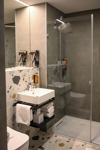Bathroom 4, Harmony Club Hotel Ostrava, Ostrava