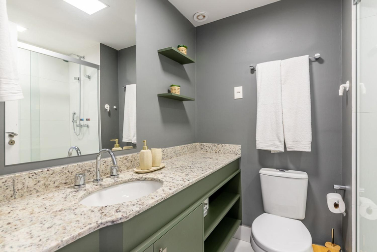 Bathroom 2, Connect by LikeHome, Porto Alegre