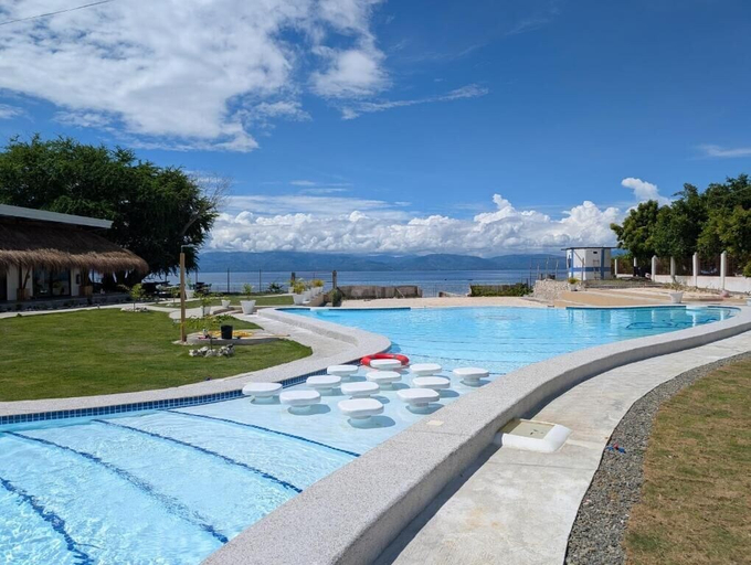 Pool 4, Banana Beach Club, Moalboal