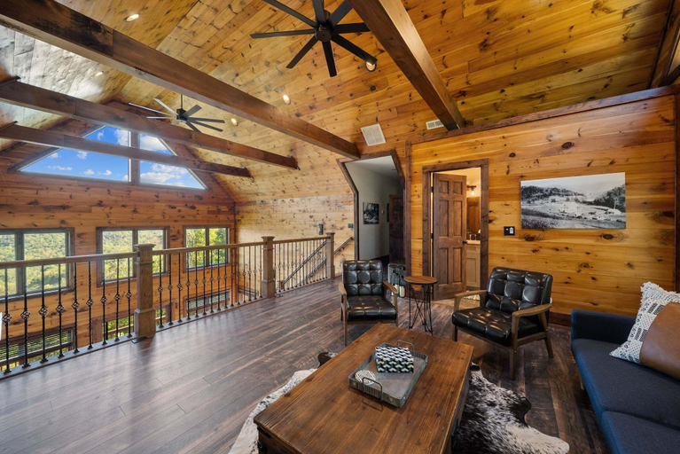Others 5, Cranberry View Lodge, Avery