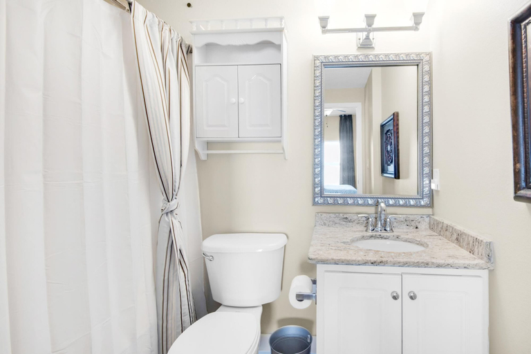 Bathroom 3, Inn At Summerwind 701, Escambia