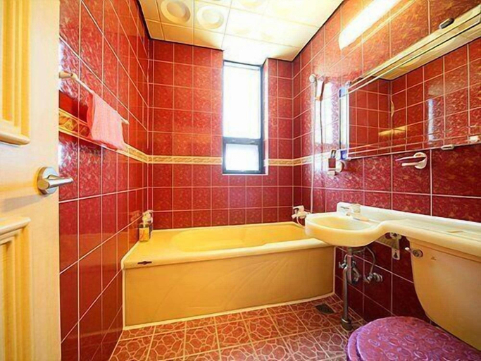 Bathroom 3, Island Motel, Yeosu