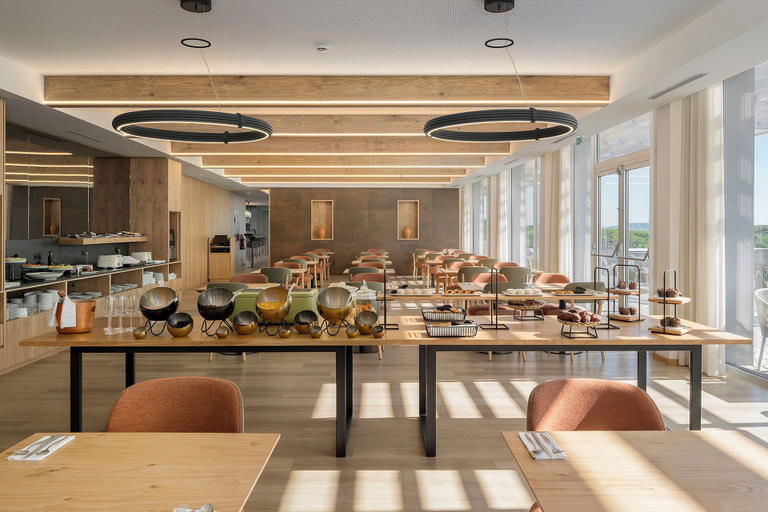 Food court 4, Água Hotels Terra Fria, Bragança