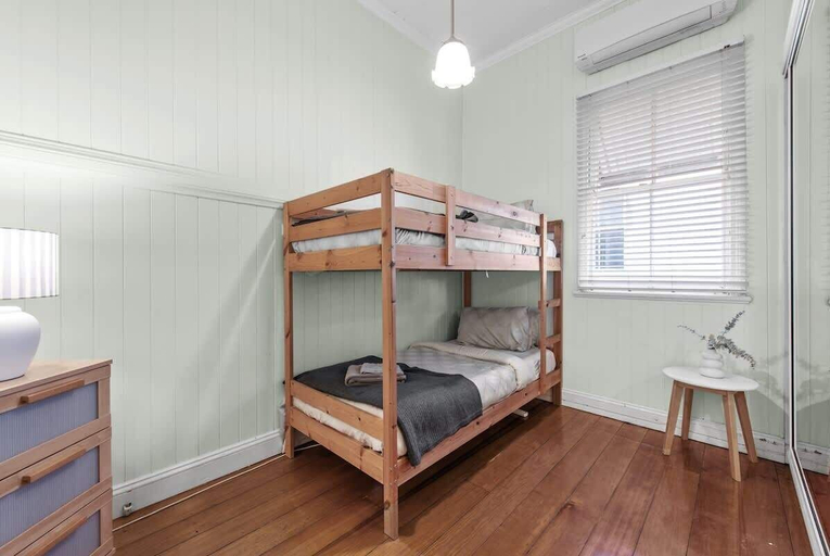 Interior 5, Comfy Character Qldr ~ 3bed House W/parking, Brisbane
