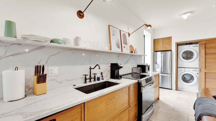 Private kitchen 4, Apartmint at South St Philadelphia, Philadelphia