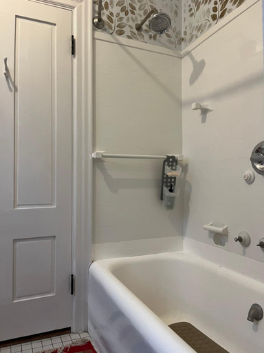 Bathroom 5, Munroe Inn Boutique Hotel, Androscoggin