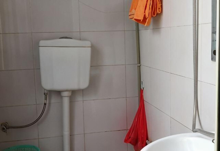 Bathroom, Changle Hostel, Shanghai