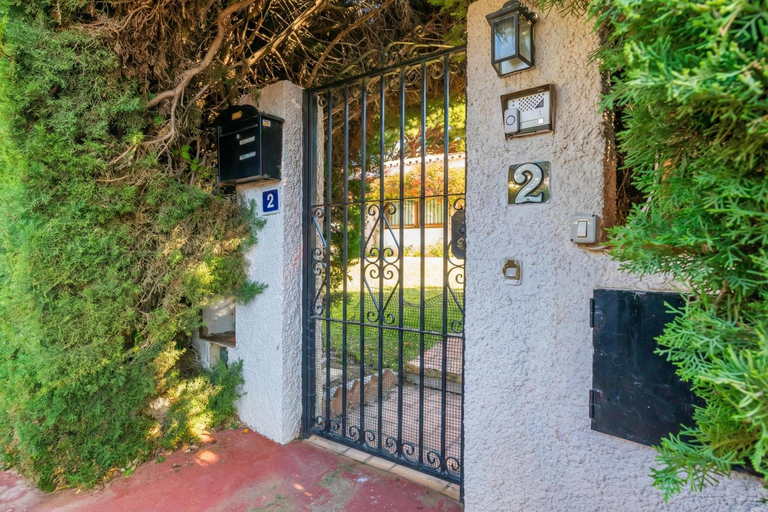 Entrance 4, Villa Calahonda 700m From Beach With Pool, Málaga