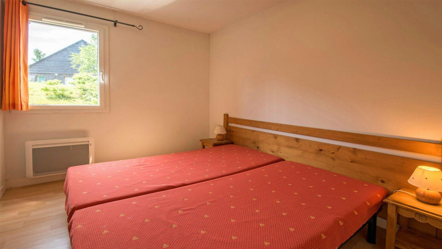 Bedroom 2, Vacanceole - Residence le Domaine du Bosquet, Corrèze