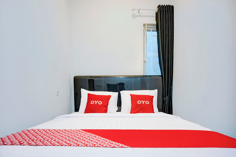 Room 2, Collection O Almasarra Resid Near Ring Rd Medan, Medan