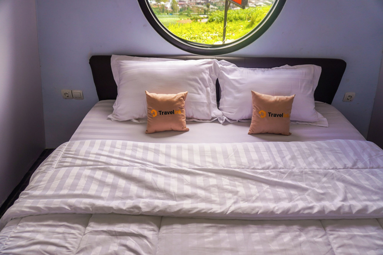 Room 4, Instay Villa Dieng United, Wonosobo