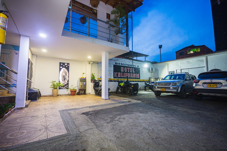 Exterior & Views