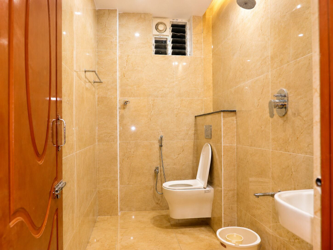 Bathroom 5, Raja's Paradise Inn, Kancheepuram