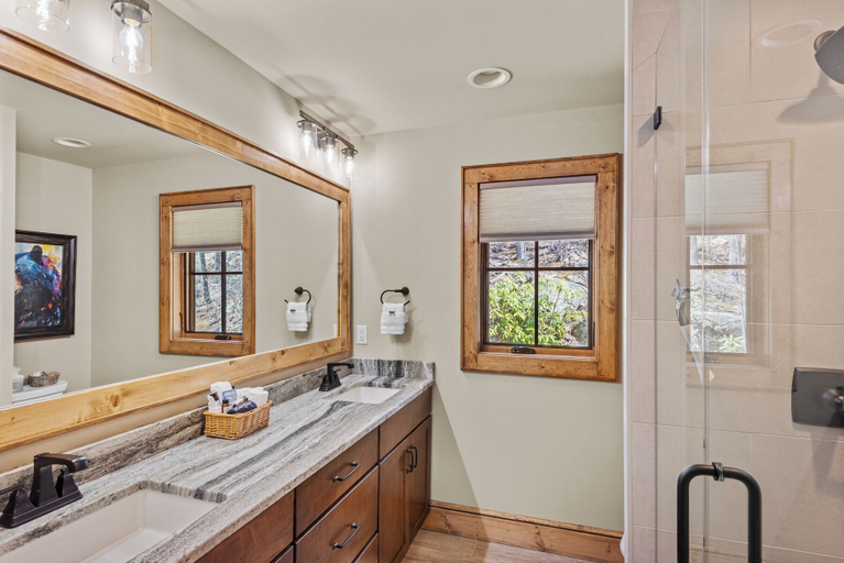 Interior 4, Rock Haven at Eagles Nest, Avery