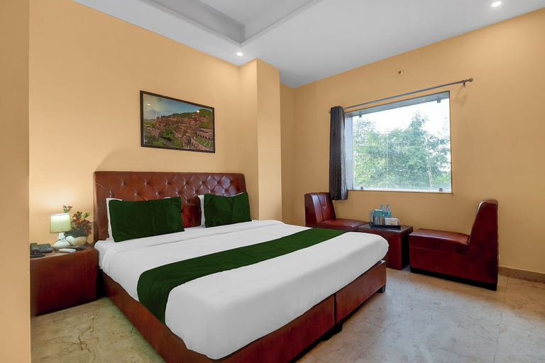 Room 3, FabHotel Runway, Near Jawahar Circle - Patrika Gate, Jaipur