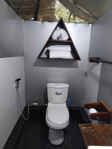Bathroom 3, Nagara Lake Glamping Resort, Hambantota