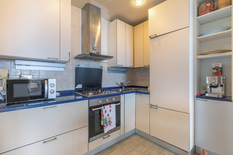 Private kitchen, Casa Rattana Apartment With Panoramic Terrace & Sea View, Imperia