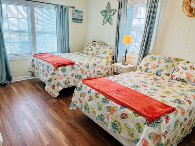 Bedroom 2, Seaside - 4 Br Home, Brunswick