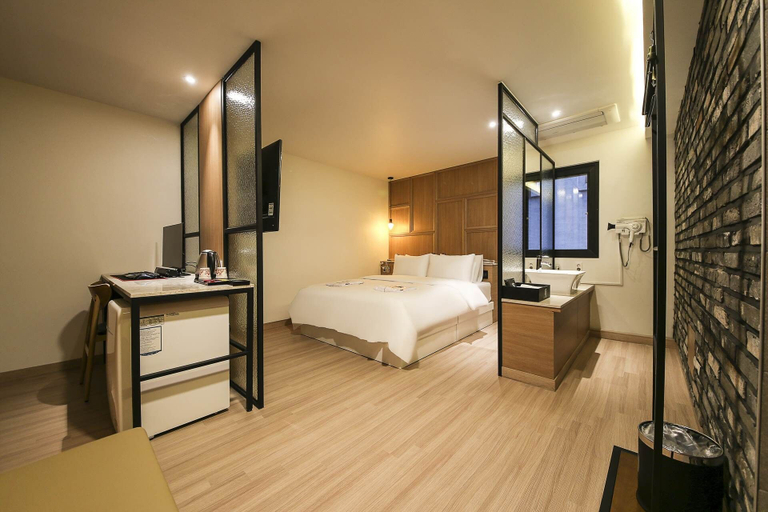 Room 5, WALL Hotel, Cheonan