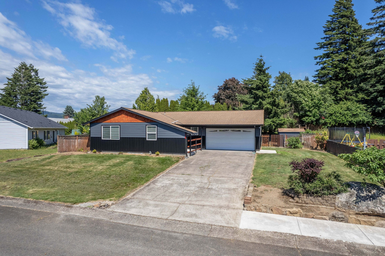 Exterior 4, Tails & Trails 3 Bedroom Home, Multnomah