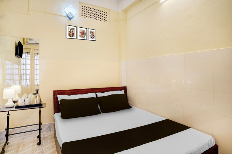 Room 5, Deluxe Shree Vinayak Guest House, Kamrup Metropolitan